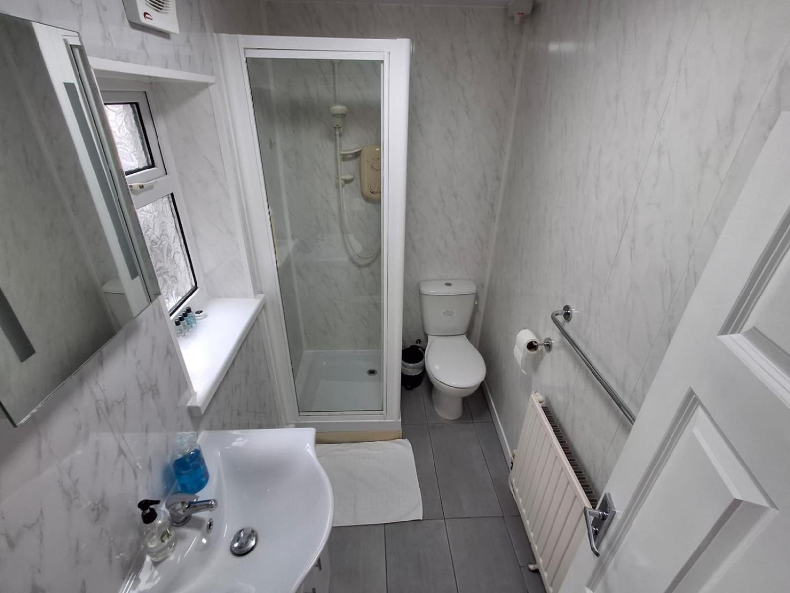 Inn By The Sea, Portsmouth - En Suite Rooms With Sea View Possible, Parking Ev 22Kw Экстерьер фото