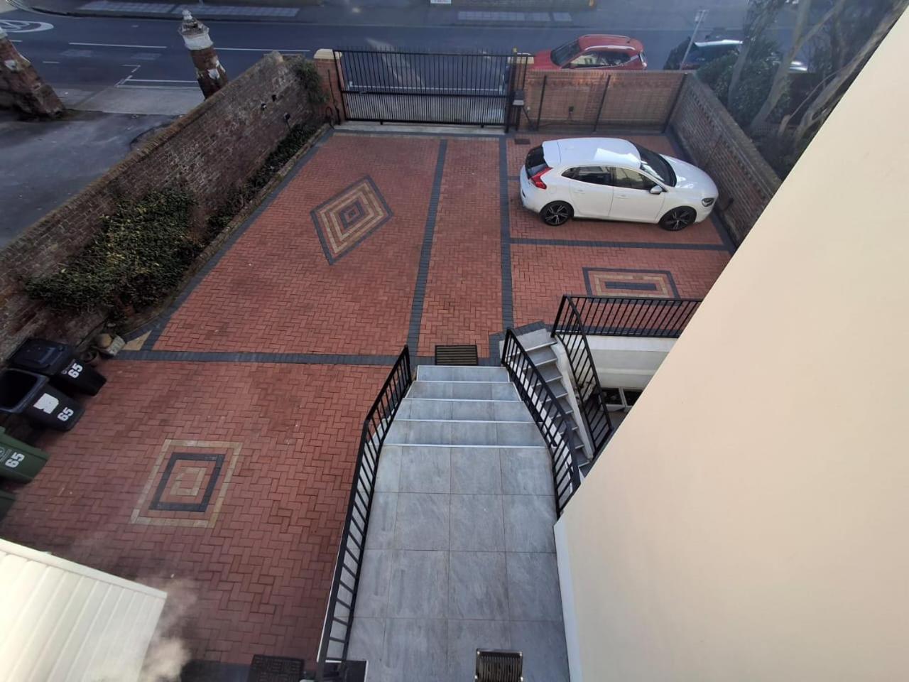 Inn By The Sea, Portsmouth - En Suite Rooms With Sea View Possible, Parking Ev 22Kw Экстерьер фото