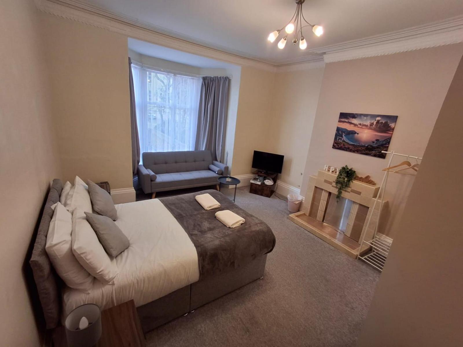 Inn By The Sea, Portsmouth - En Suite Rooms With Sea View Possible, Parking Ev 22Kw Экстерьер фото