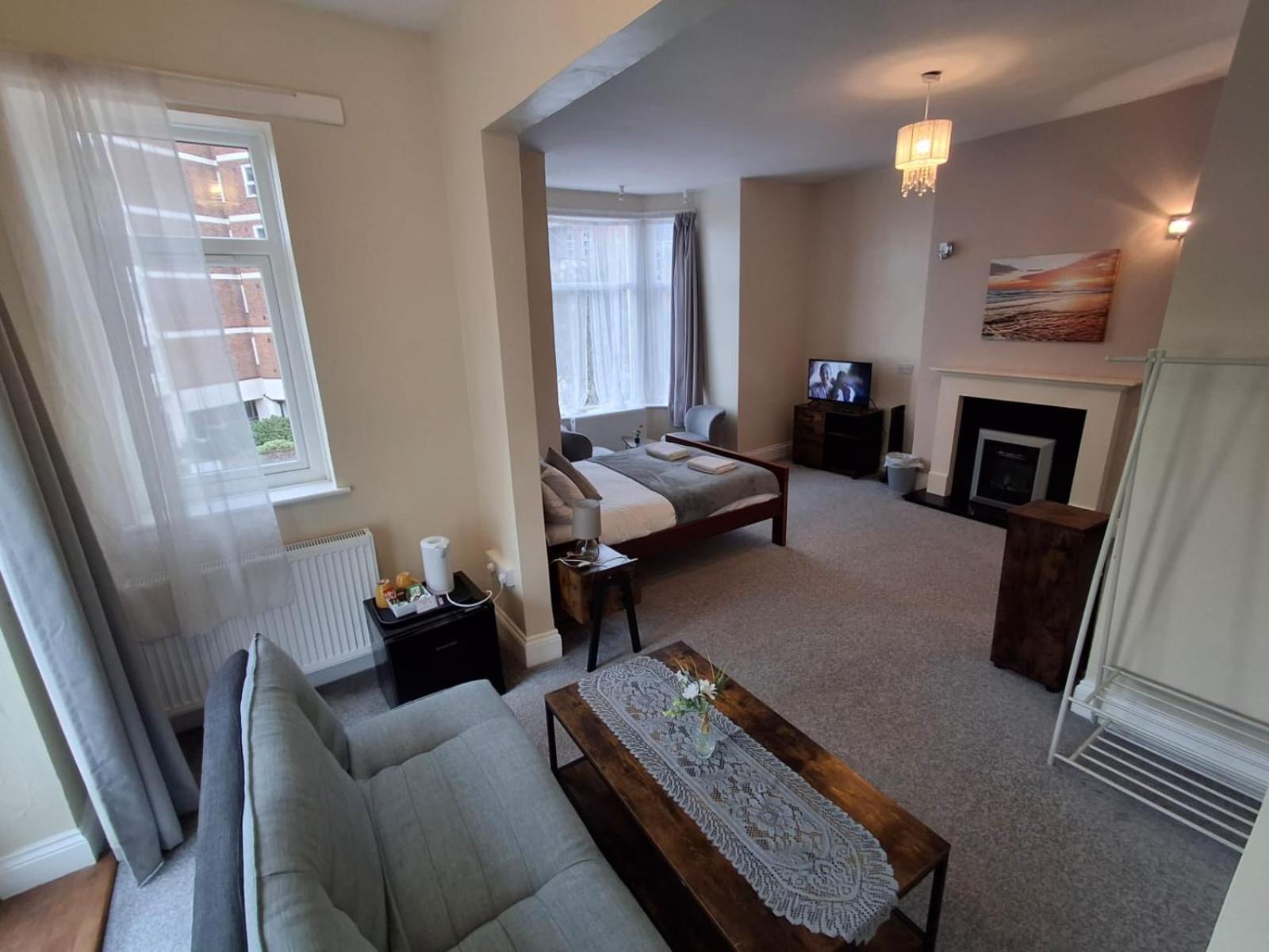Inn By The Sea, Portsmouth - En Suite Rooms With Sea View Possible, Parking Ev 22Kw Экстерьер фото