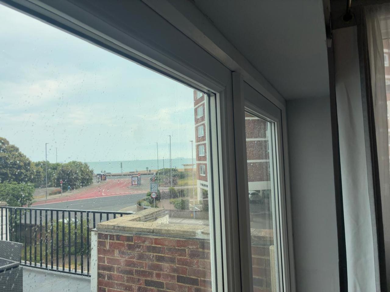Inn By The Sea, Portsmouth - En Suite Rooms With Sea View Possible, Parking Ev 22Kw Экстерьер фото