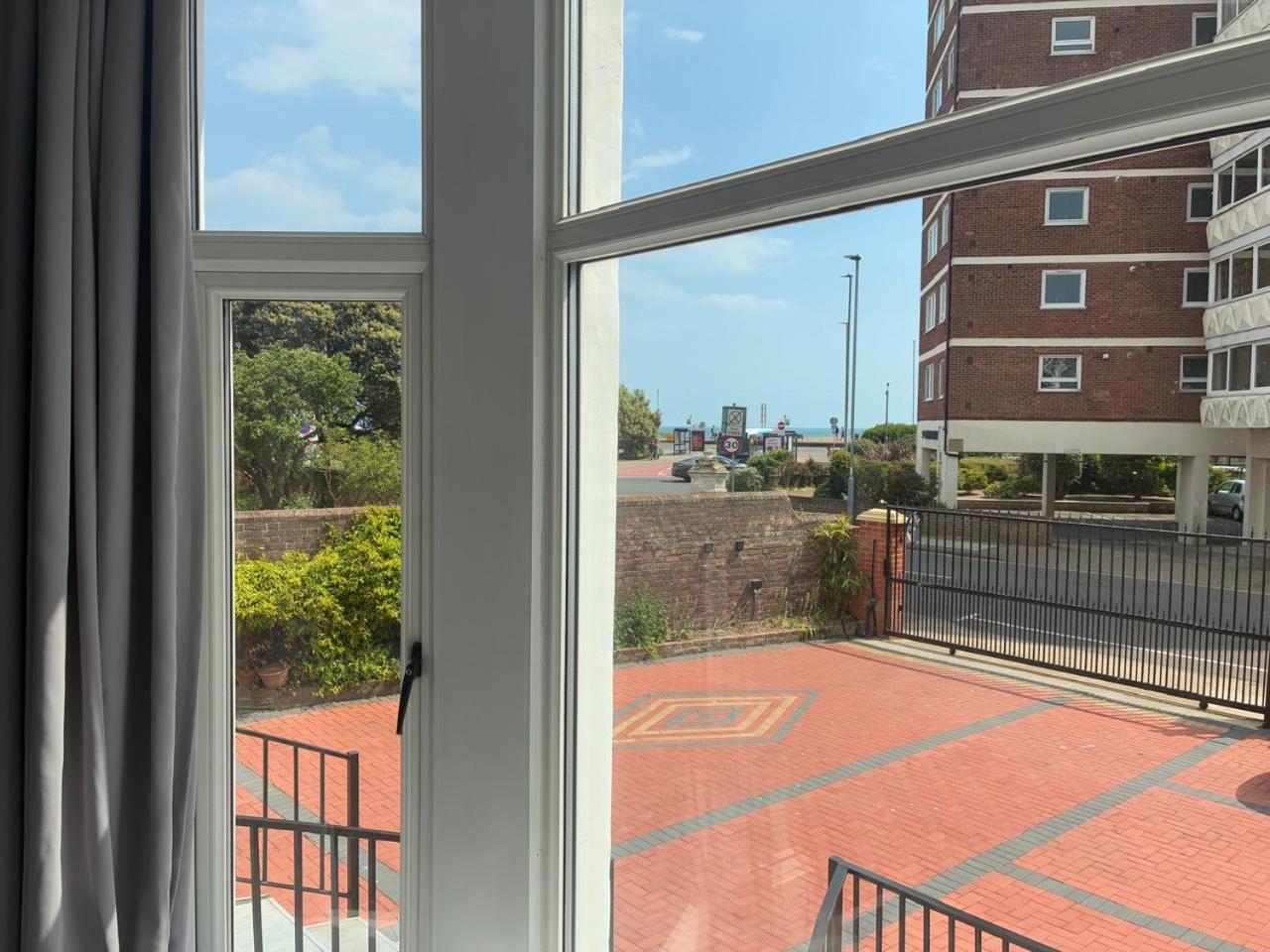 Inn By The Sea, Portsmouth - En Suite Rooms With Sea View Possible, Parking Ev 22Kw Экстерьер фото