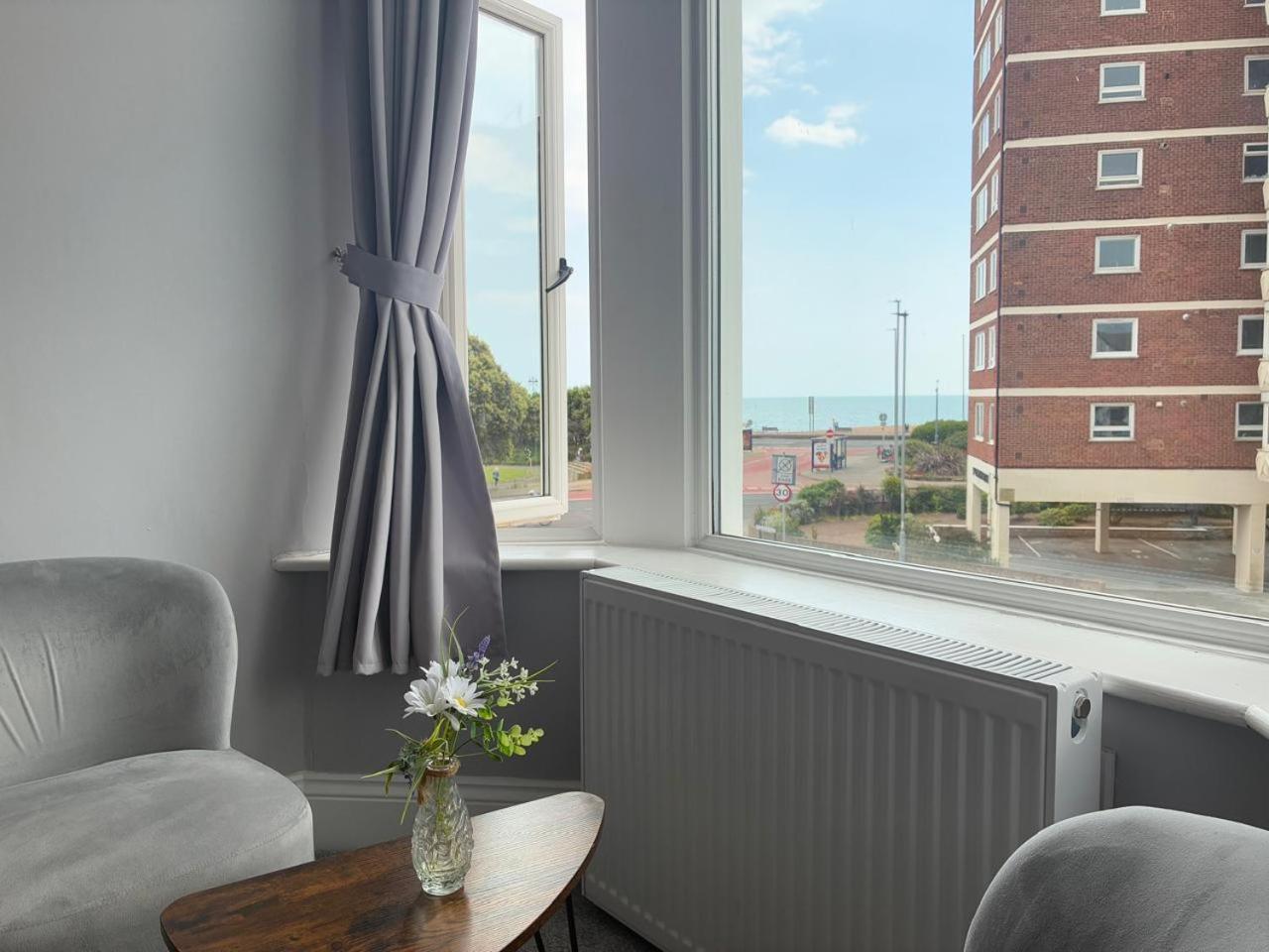 Inn By The Sea, Portsmouth - En Suite Rooms With Sea View Possible, Parking Ev 22Kw Экстерьер фото